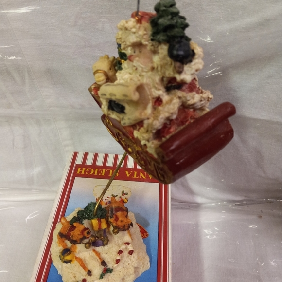 💕Vintage Santa Sleigh Gift Collection Hanging Ornament Resin Reindeers - Picture 5 of 7